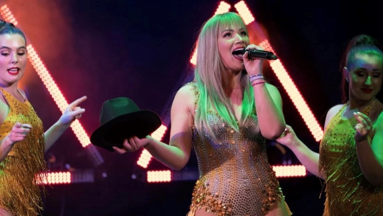 Flowers & Friendship Bracelets 3