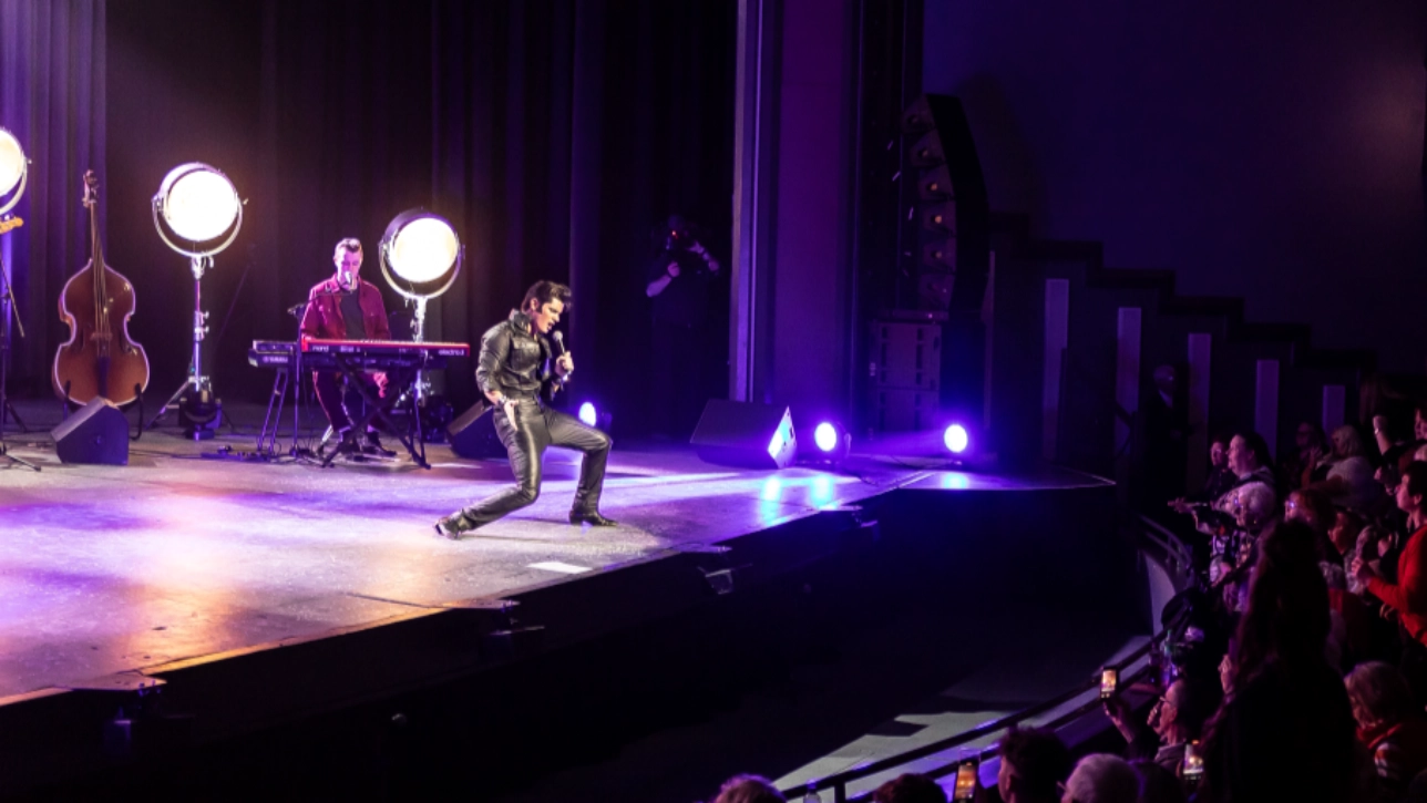 Emilio Blue Christmas 4