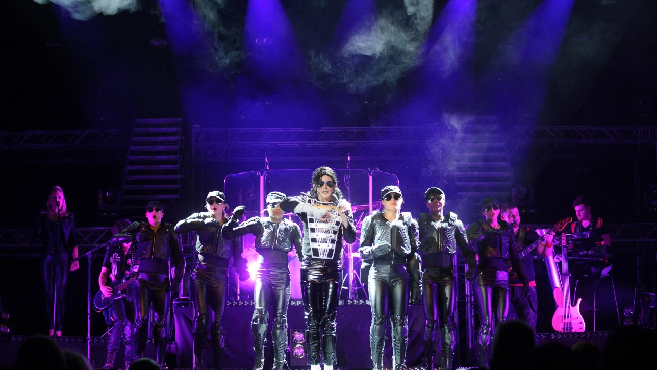 Ben Bowden as Michael Jackson 