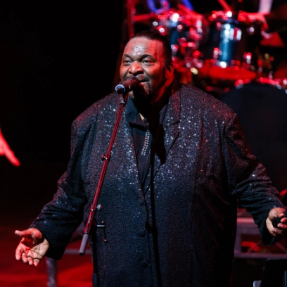 Let The Music Play: The Legend of Barry White