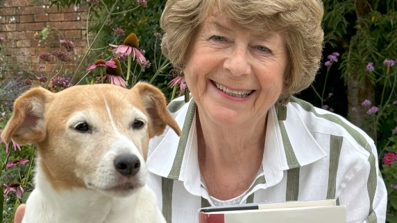 Pam Ayres 1
