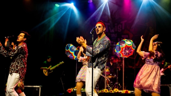 Twist & Shout 1