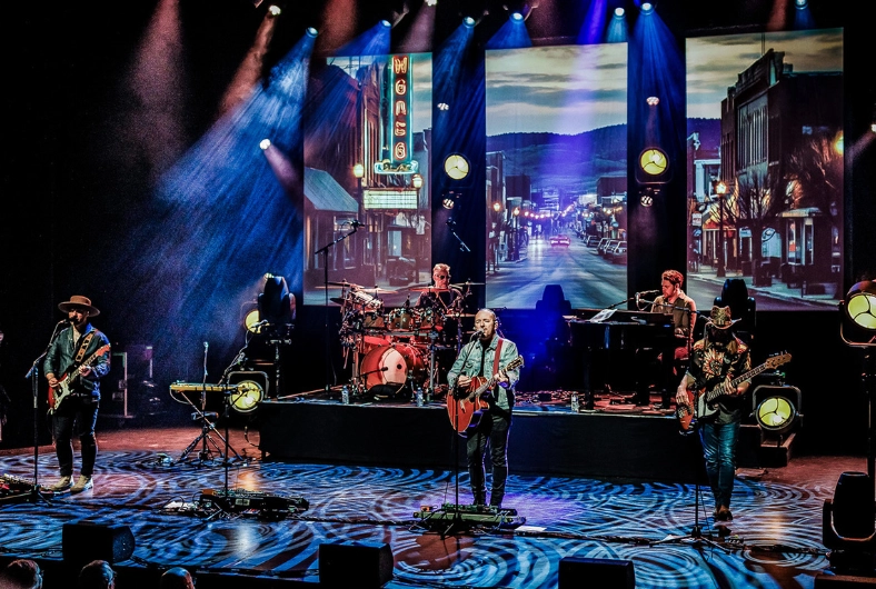 The Illegal Eagles - Their Greatest Hits Tour