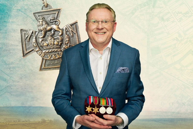 Mark Smith: For Valour - The Story of the Victoria Cross