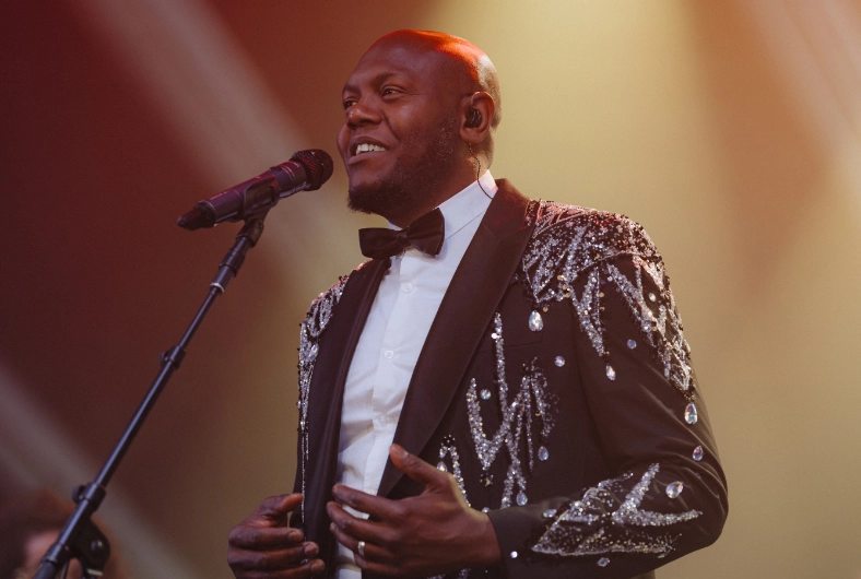 Luther Live & Velvet Voices